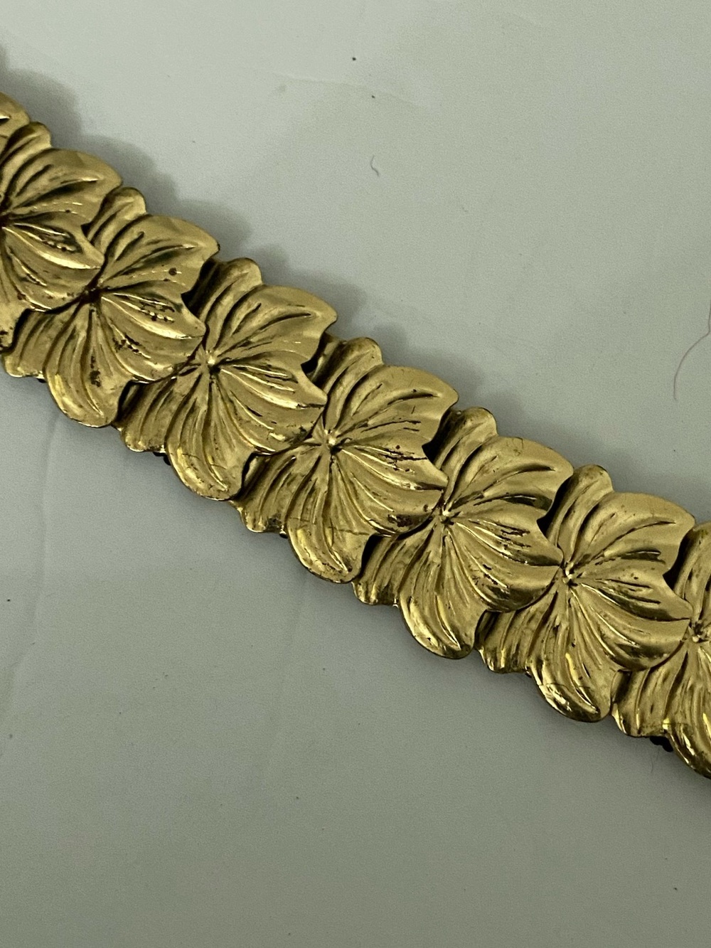 Vintage Gold Textured Petal-Link Elastic Belt - Picture 7 of 9